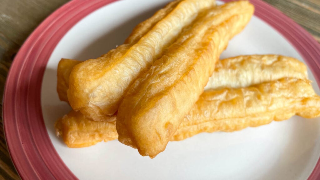 Simple Recipe for Vietnamese Fried Bread Sticks Banh Quay (Patongko)